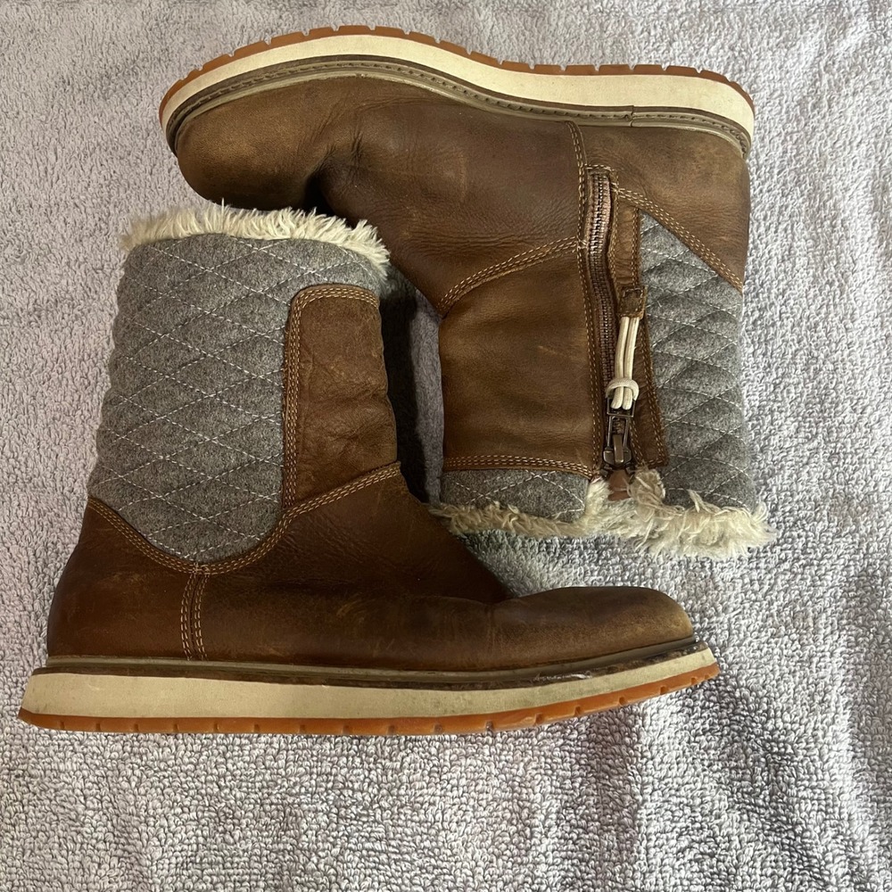 Helly Hansen Seraphina Womens Brown Leather Quilted Winter Boot Faux Fur Lining